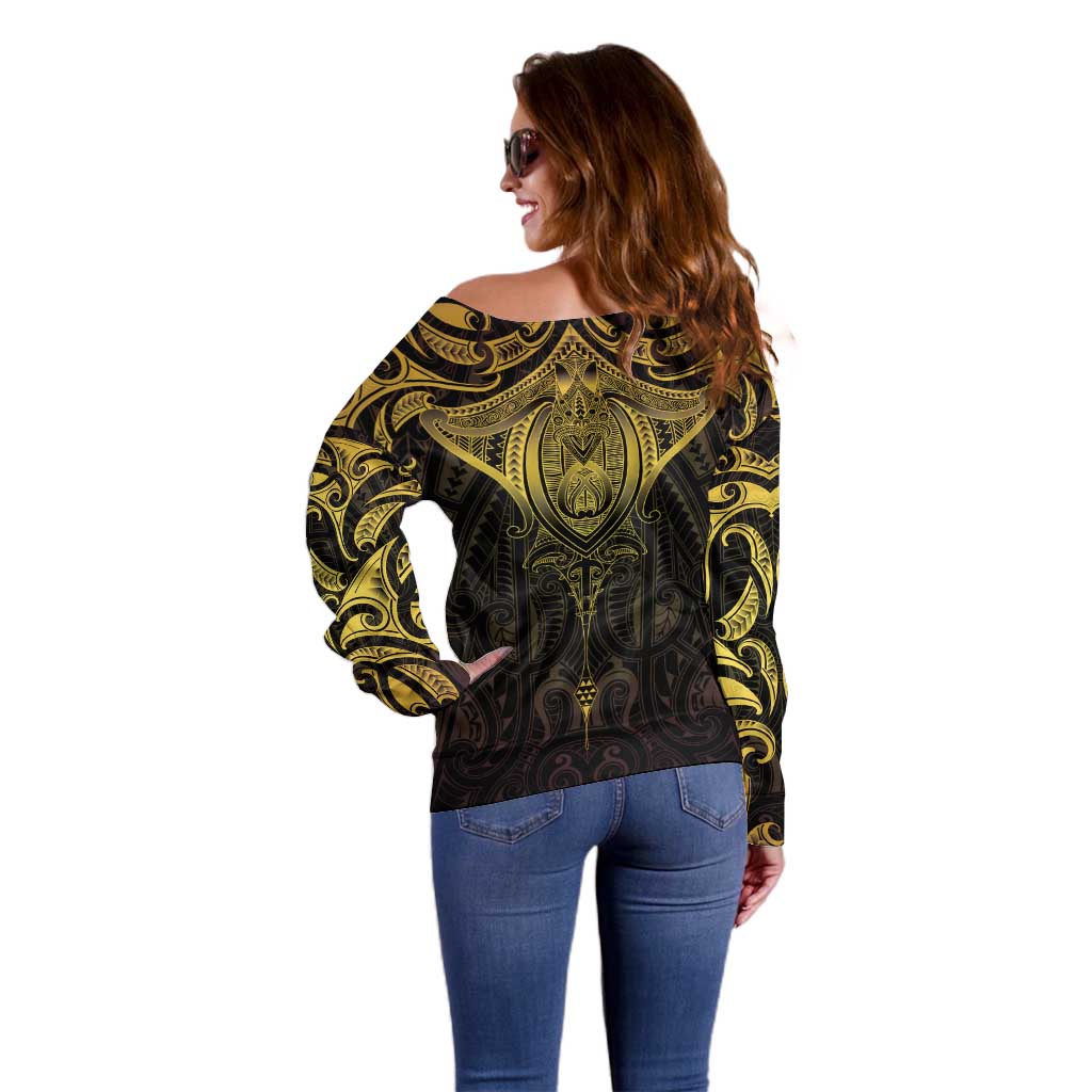 New Zealand Aotearoa Off Shoulder Sweater Maori Manta Ray Moko Gold - Polynesian Pride
