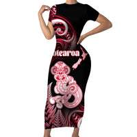 Personalised New Zealand Maori Taniwha Family Matching Short Sleeve Bodycon Dress and Hawaiian Shirt Silver Fern Red Version