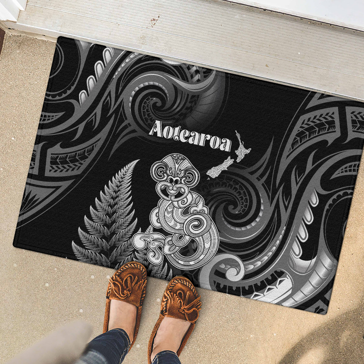 New Zealand Maori Taniwha Rubber Doormat Silver Fern Black Version