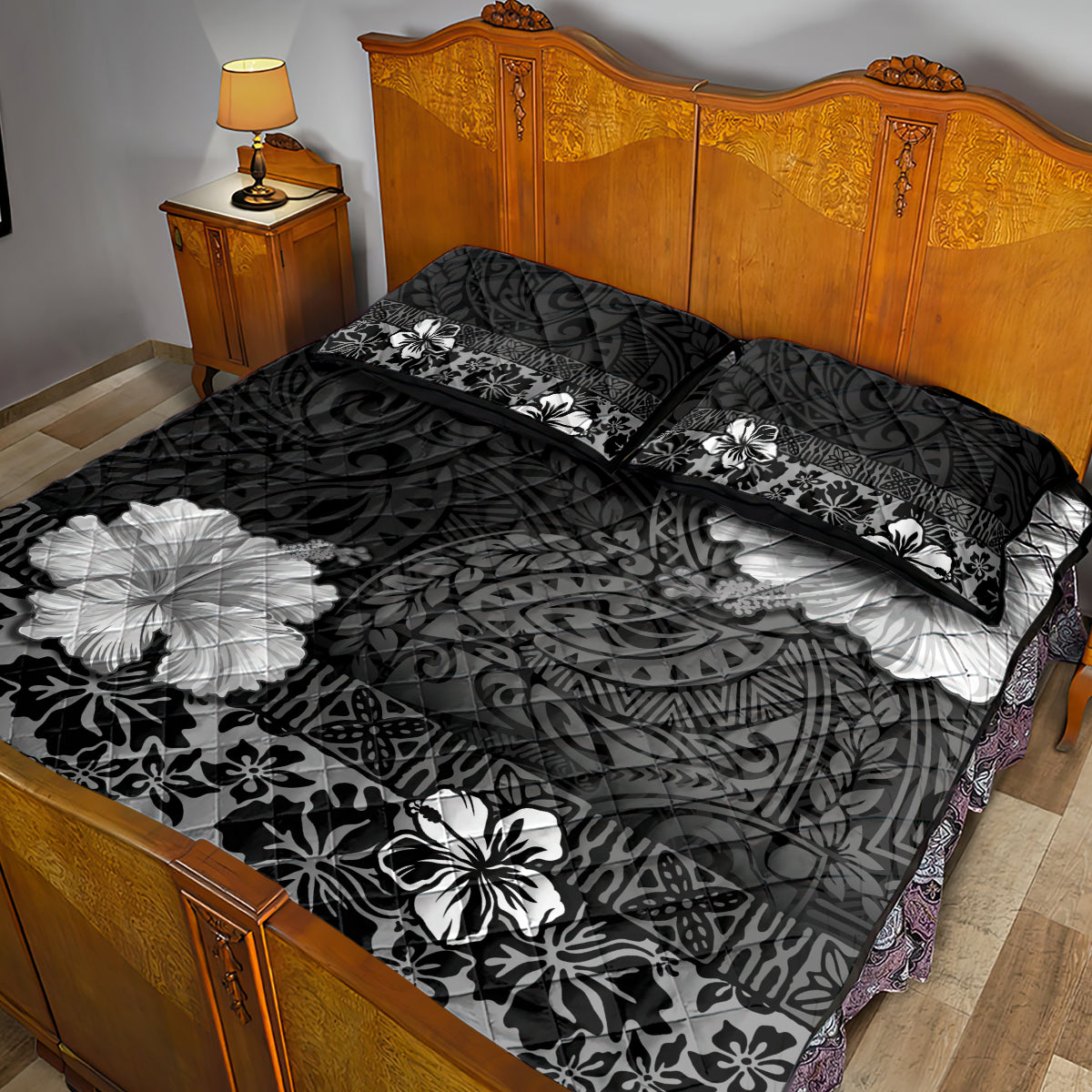 Hawaii Hibiscus With Black Polynesian Pattern Quilt Bed Set