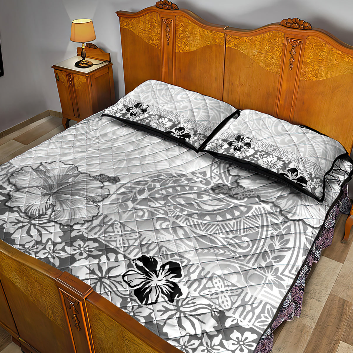 Hawaii Hibiscus With White Polynesian Pattern Quilt Bed Set