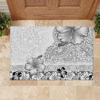 Hawaii Hibiscus With White Polynesian Pattern Rubber Doormat