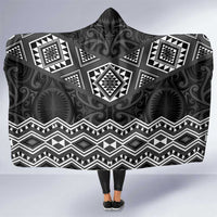 New Zealand Aotearoa Hooded Blanket Black Taniko Art Maori Pattern LT05 One Size Black - Polynesian Pride