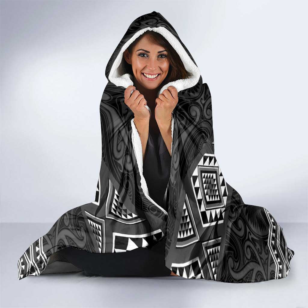 New Zealand Aotearoa Hooded Blanket Black Taniko Art Maori Pattern LT05 - Polynesian Pride