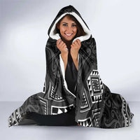New Zealand Aotearoa Hooded Blanket Black Taniko Art Maori Pattern LT05 - Polynesian Pride