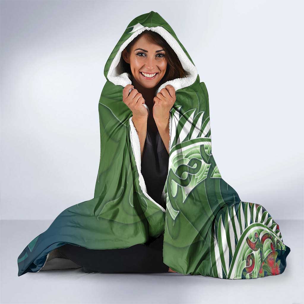 New Zealand Kea Bird Hooded Blanket With Maori Koru Fern LT05 - Polynesian Pride