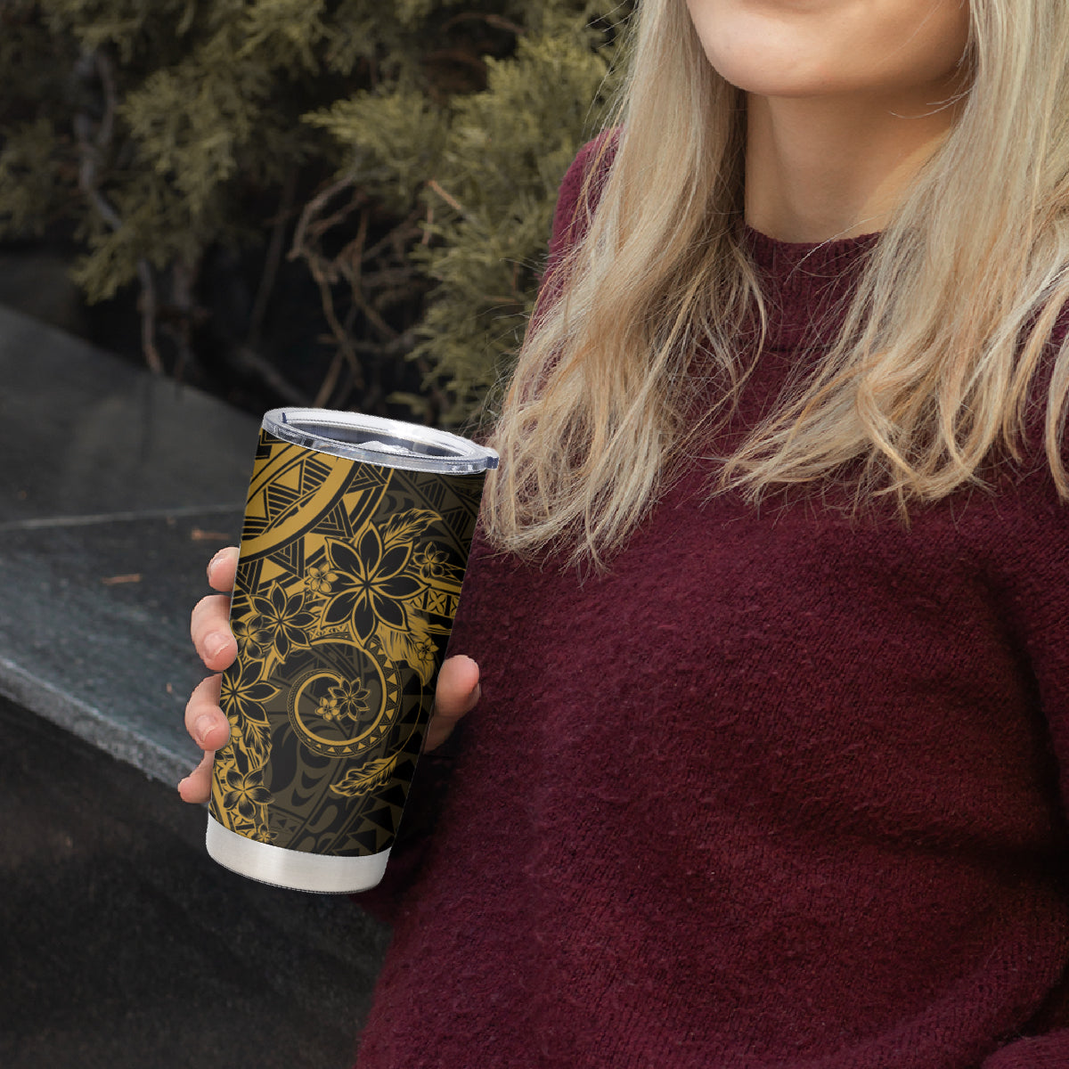 Gold Polynesian Pattern With Plumeria Flowers Tumbler Cup