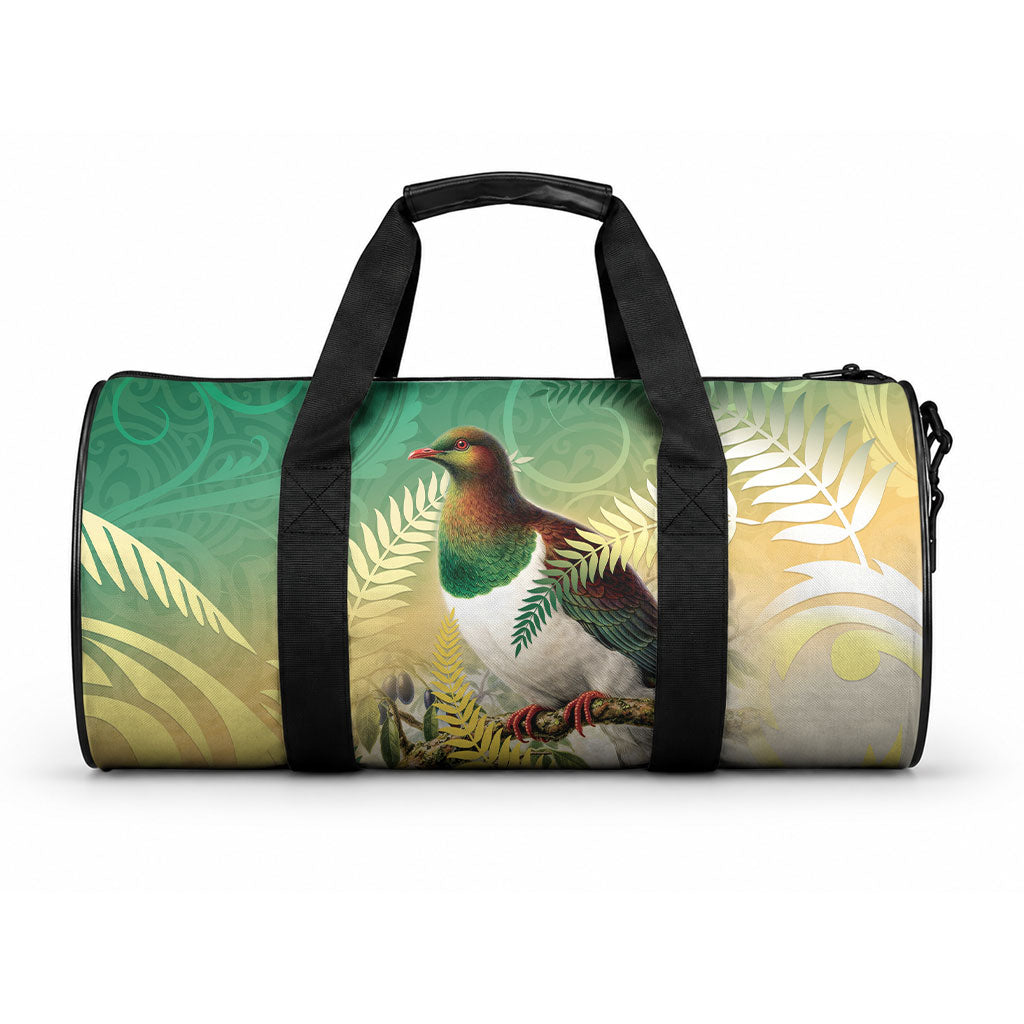 New Zealand Pigeon Kereru Duffle Bag Maori Fern Art Green Gradient