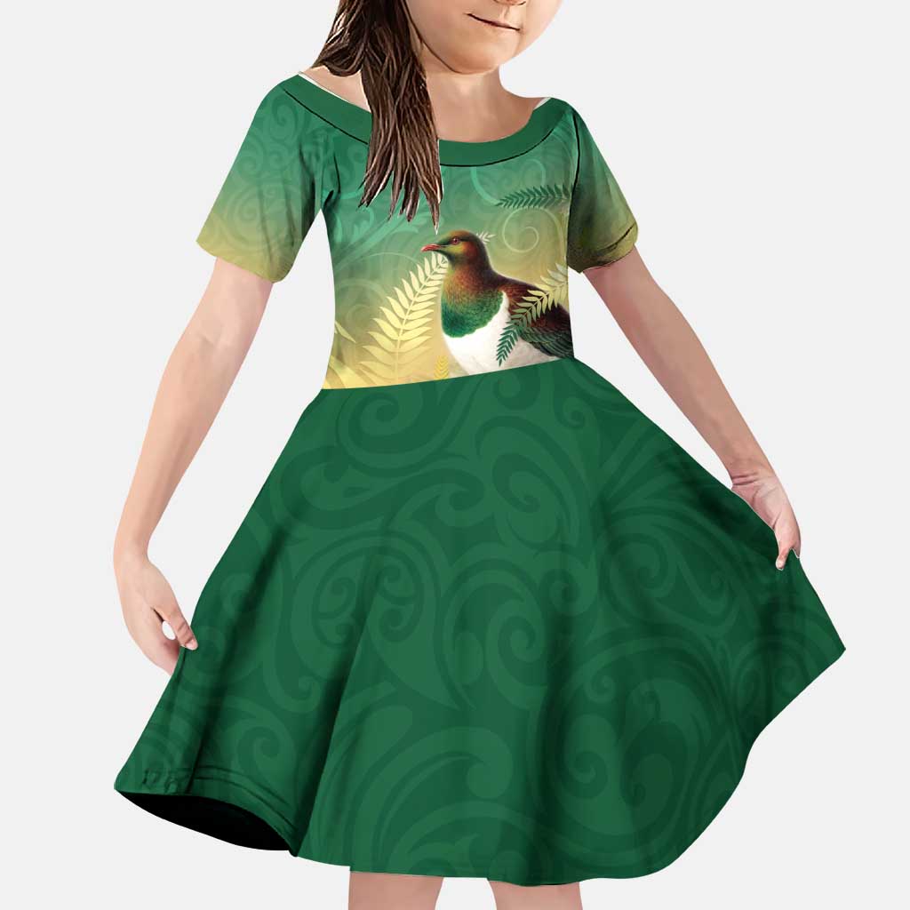 New Zealand Pigeon Kereru Family Matching Off The Shoulder Long Sleeve Dress and Hawaiian Shirt Maori Fern Art Green Gradient LT05 Daughter's Dress Green - Polynesian Pride