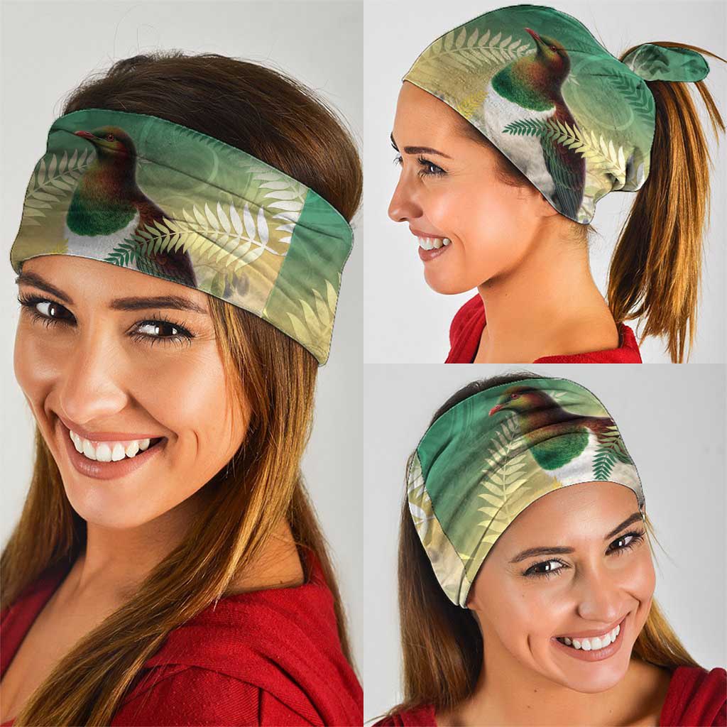 New Zealand Pigeon Kereru Neck Gaiter Maori Fern Art Green Gradient - Polynesian Pride