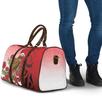 New Zealand Parrot Kaka Travel Bag Maori Koru With Pohutukawa Flowers - Polynesian Pride