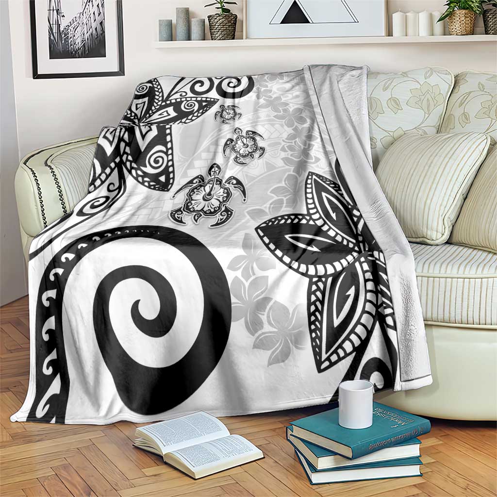 Polynesia Blanket White Tribal Turtle Floral Pattern