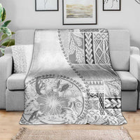 Samoa Siapo Elegant Blanket Hibiscus White Motifs - Polynesian Pride