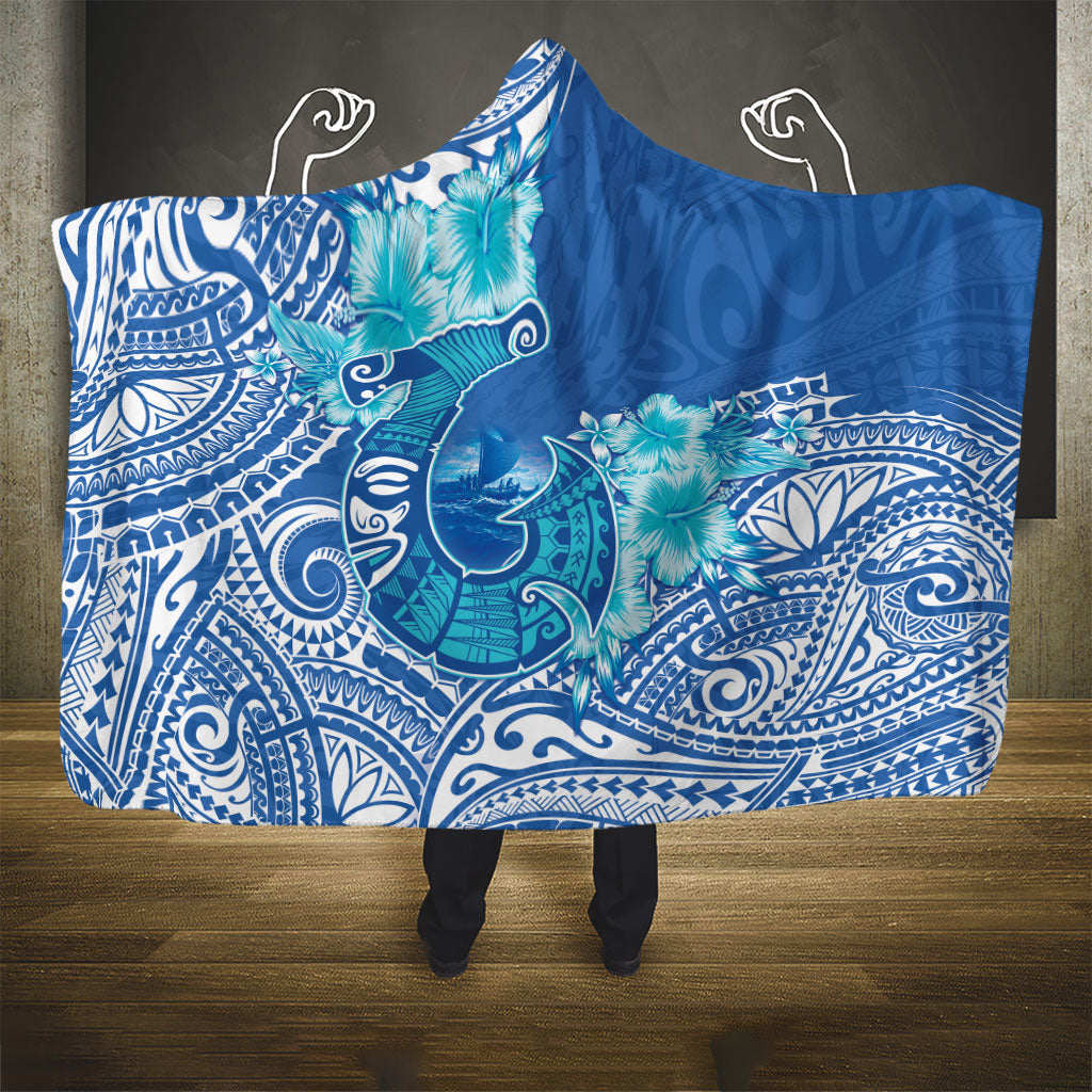 Hawaii Discoverers Day Hooded Blanket Polynesian Fish Hook With Hibiscus Blue LT05 - Polynesian Pride