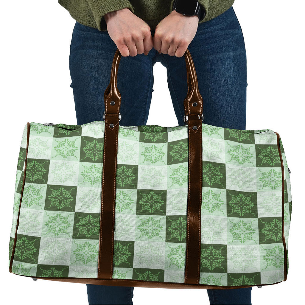 Sage Green Manta Ray Hawaiian Quilt Motif Travel Bag