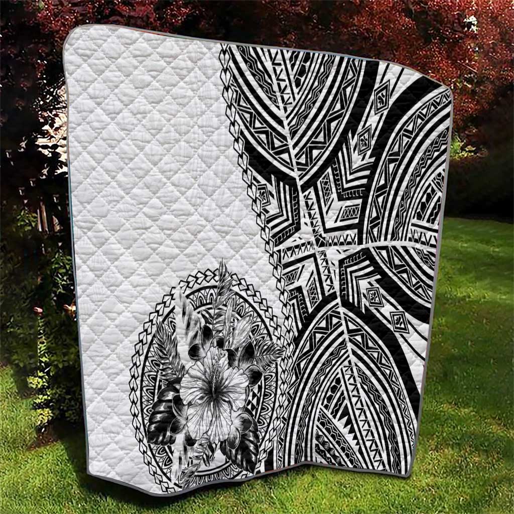 Hibiscus With White Austronesian Tattoo Pattern Quilt - Polynesian Pride