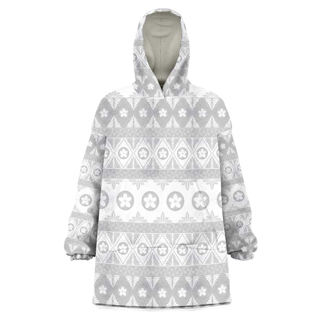 Tonga White Sunday Wearable Blanket Hoodie Tongan Ngatu Siale Pattern - Polynesian Pride