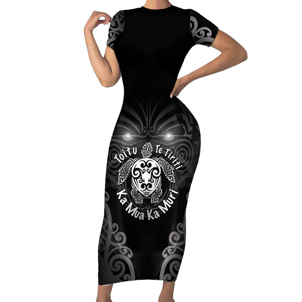 Aotearoa Toitu Te Tiriti Family Matching Short Sleeve Bodycon Dress and Hawaiian Shirt Ka Mua Ka Muri LT05 Mom's Dress Black - Polynesian Pride