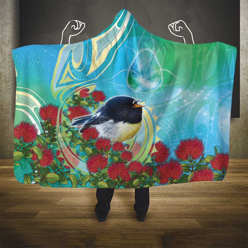 New Zealand Tomtit Hooded Blanket Maori Koru With Pohutukawa Galaxy Style - Polynesian Pride