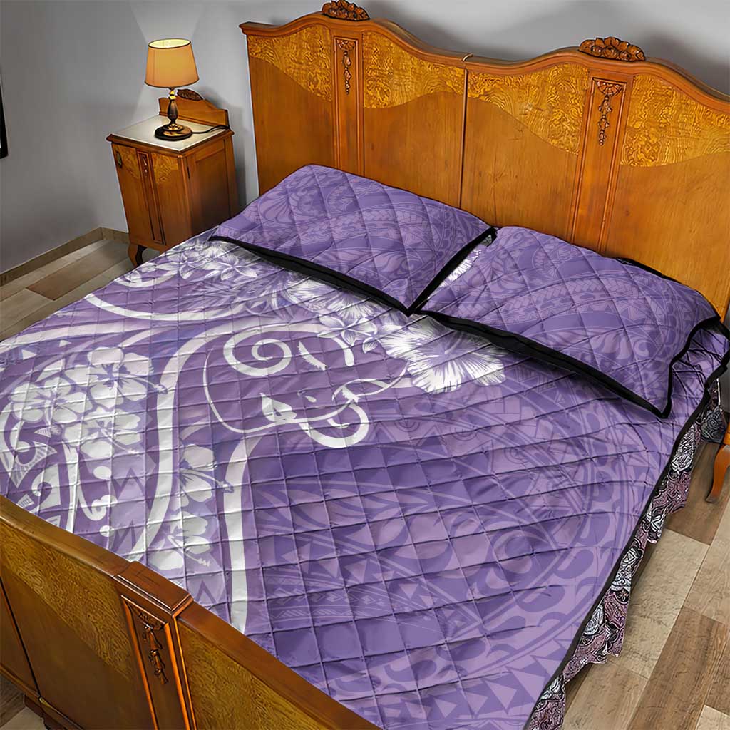 Polynesian Women's Day Quilt Bed Set Purple Hibiscus Flowers With Polynesian Pattern