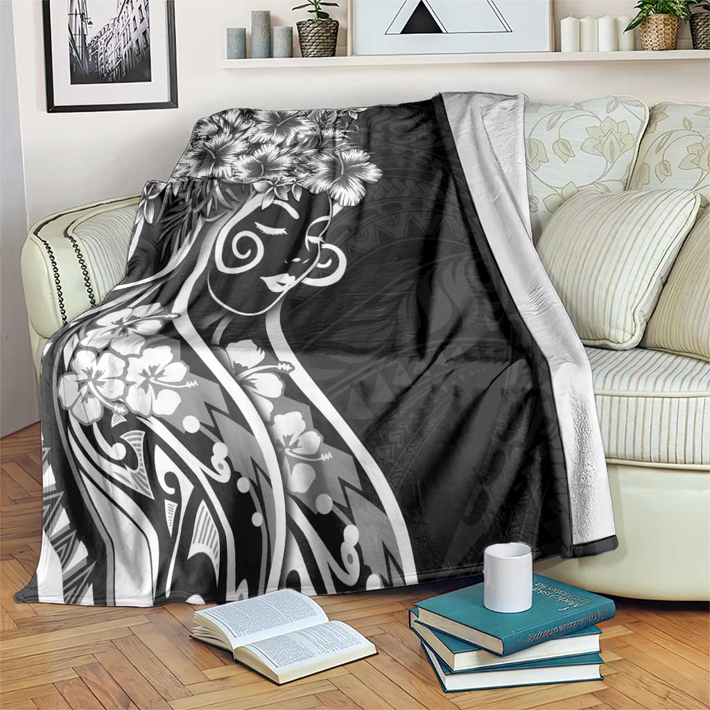 Polynesian Women's Day Blanket Black Hibiscus Flowers With Polynesian Pattern