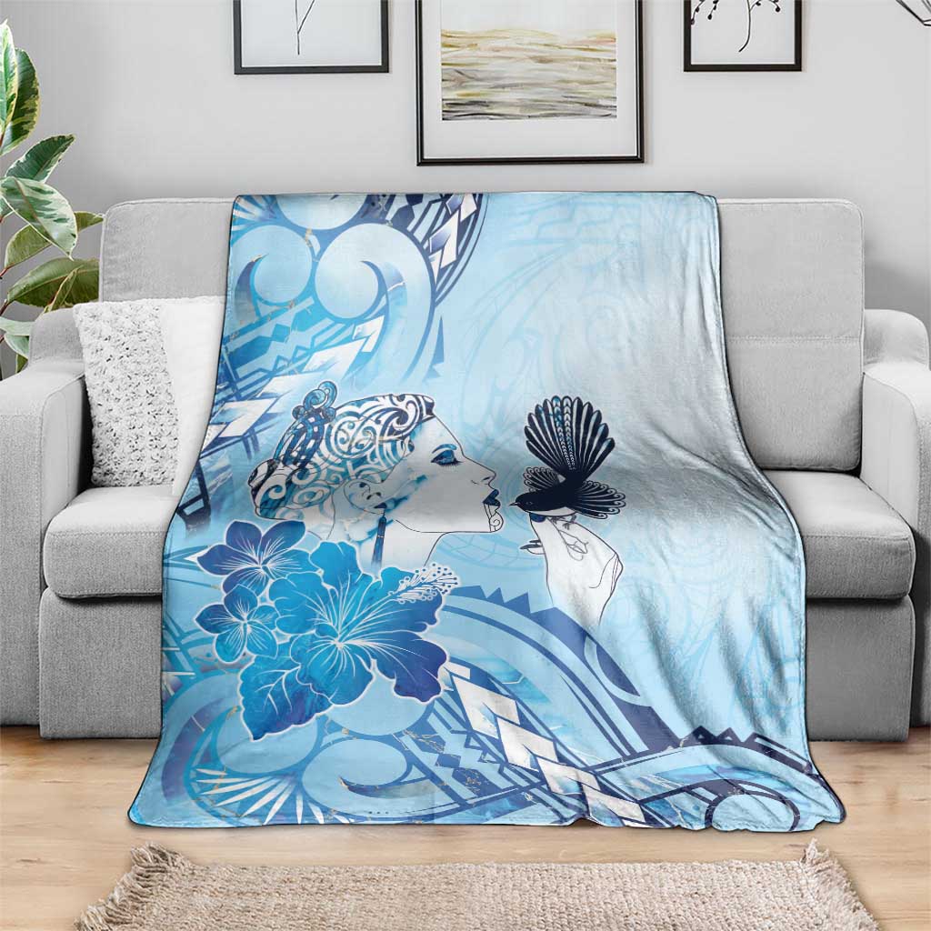 Aotearoa Maori Wahine Blanket Fantail Bird Blue Gold Marble