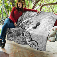 Aotearoa Maori Wahine Quilt Fantail Bird Black Gold Marble