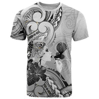 Aotearoa Maori Wahine T Shirt Fantail Bird Black Gold Marble