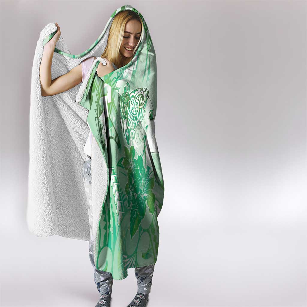 Aotearoa Maori Wahine Hooded Blanket Fantail Bird Green Gold Marble