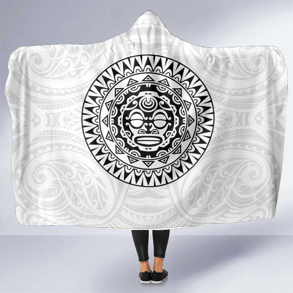 New Zealand Aotearoa Hooded Blanket Maori Te Mata O Rongokako LT05 One Size White - Polynesian Pride