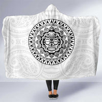 New Zealand Aotearoa Hooded Blanket Maori Te Mata O Rongokako LT05 One Size White - Polynesian Pride