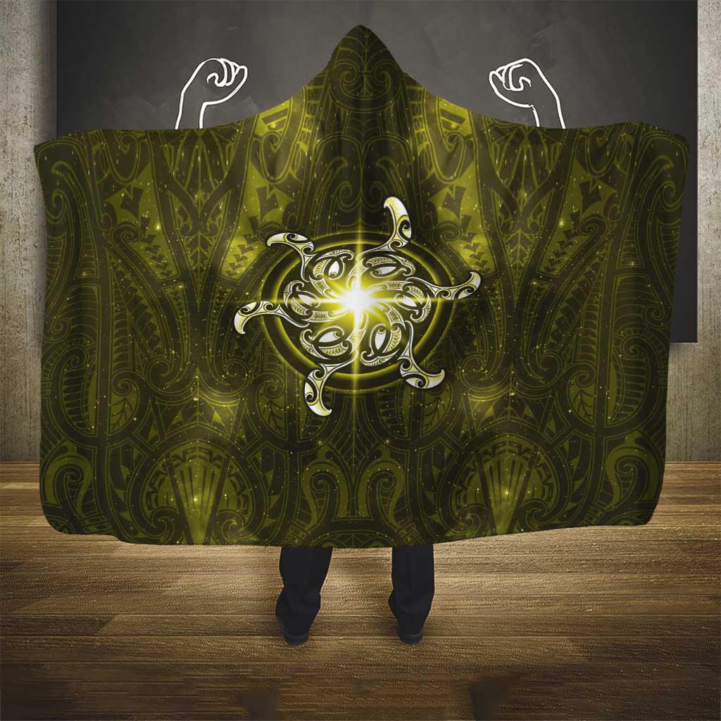 New Zealand Matariki Hiwaiterangi Hooded Blanket Maori Moko Yellow Galaxy