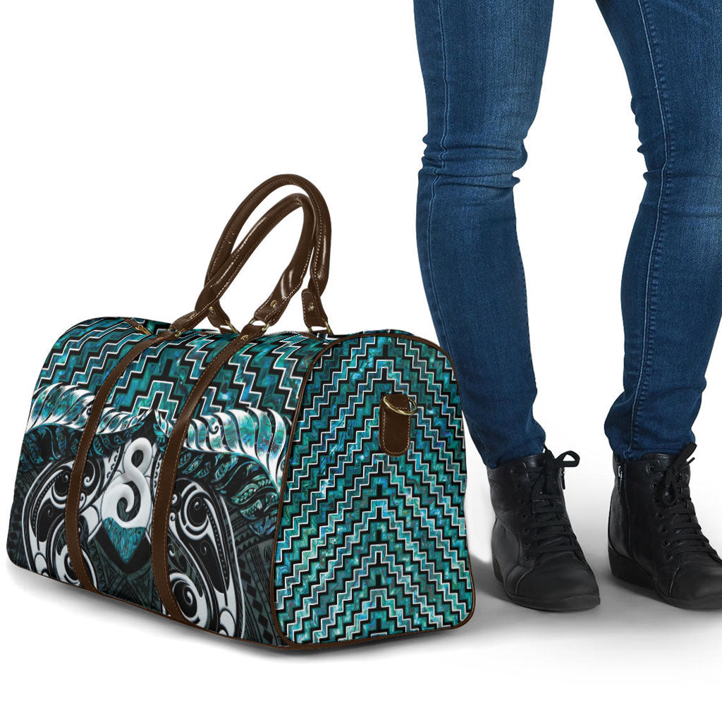 New Zealand Maori Travel Bag Poutama Pikorua - Single Twist Paua Shell