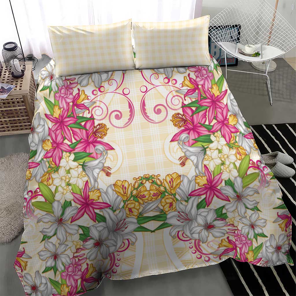 Hawaii Palaka Bedding Set Yellow Tribal Pattern With Tropical Flowers - Polynesian Pride