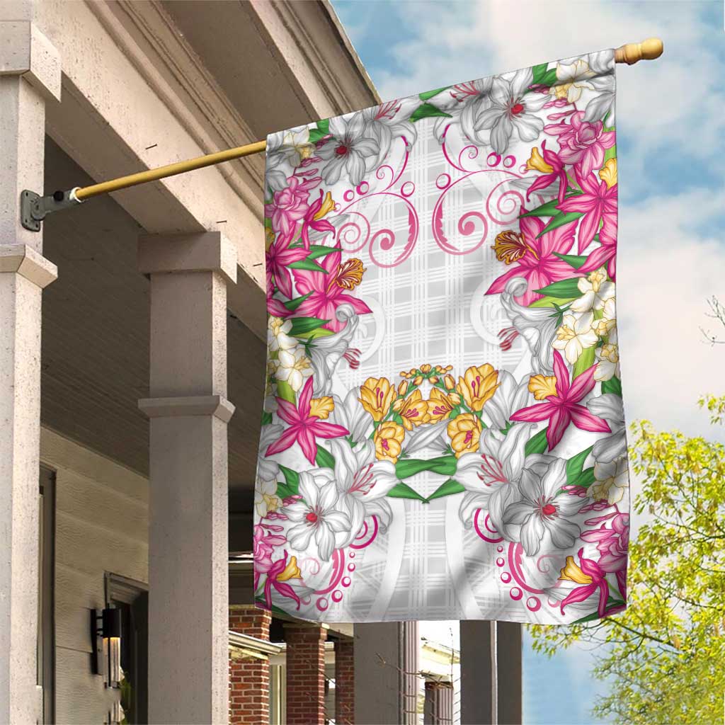 Hawaii Palaka Garden Flag White Tribal Pattern With Tropical Flowers - Polynesian Pride