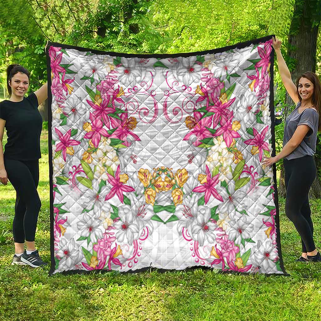 Hawaii Palaka Quilt White Tribal Pattern With Tropical Flowers - Polynesian Pride