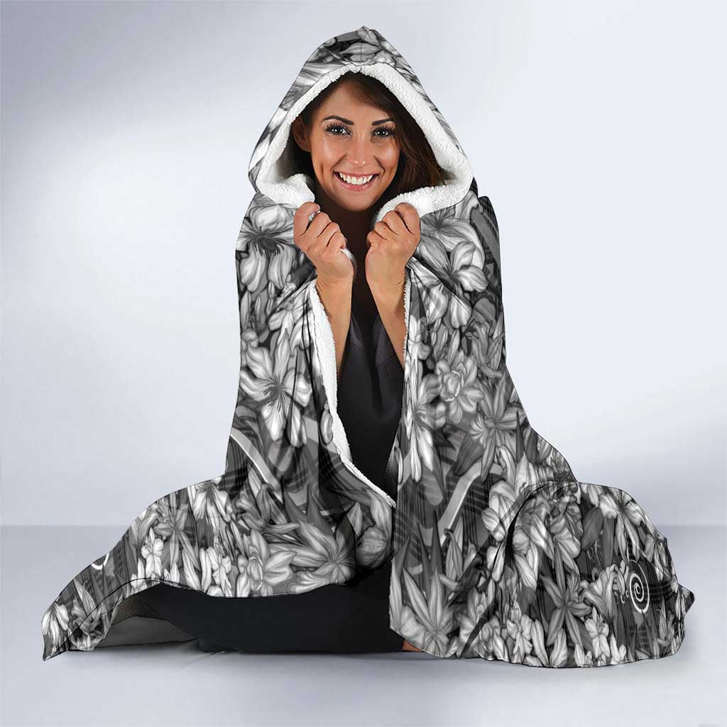 Hawaii Palaka Hooded Blanket Black Tribal Pattern With Tropical Flowers - Polynesian Pride