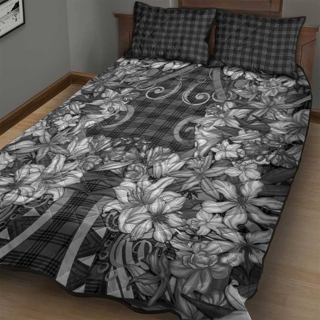 Hawaii Palaka Quilt Bed Set Black Tribal Pattern With Tropical Flowers - Polynesian Pride