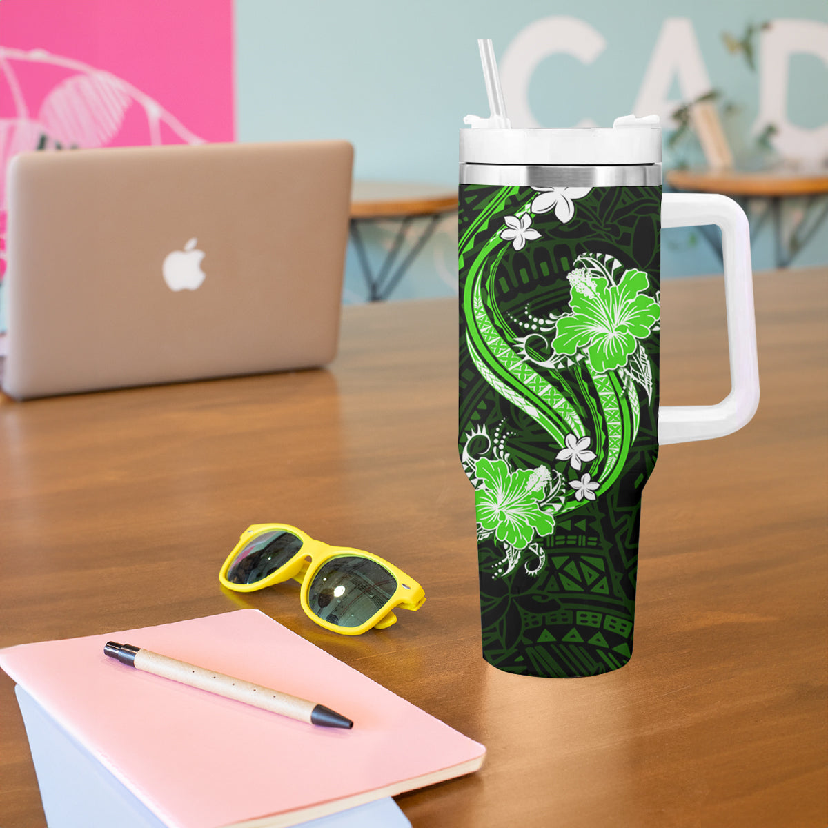 Green Polynesian Pattern With Tropical Flowers Tumbler With Handle
