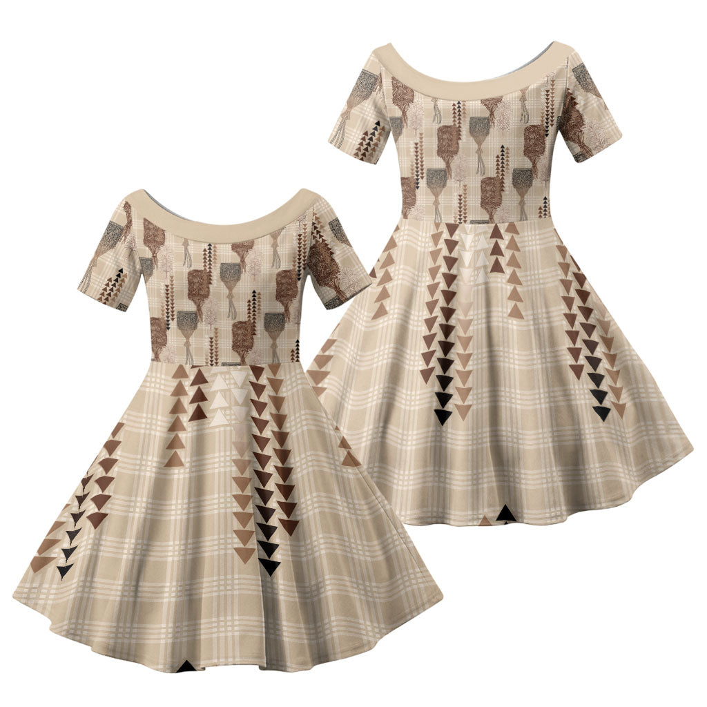 Aloha Hawaii Vintage Kahili Pa'a Lima Family Matching Off The Shoulder Long Sleeve Dress and Hawaiian Shirt Palaka Print Cozy Beige