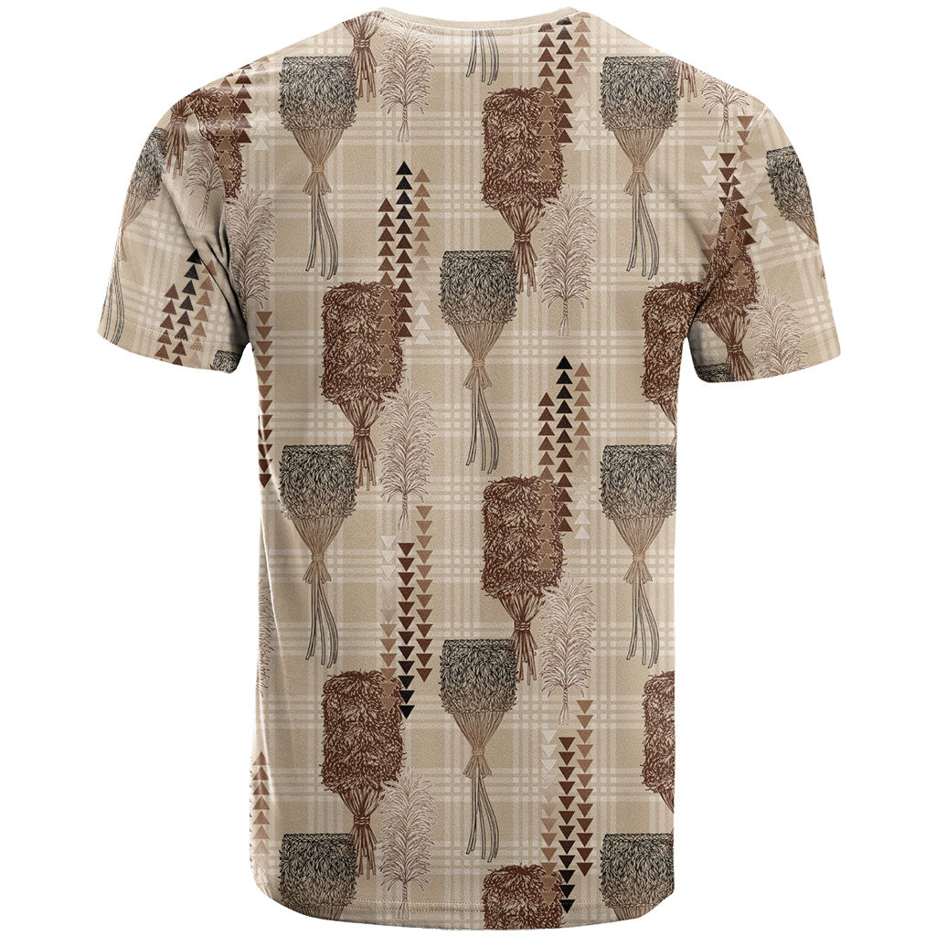 Aloha Hawaii Vintage Kahili Pa'a Lima T Shirt Palaka Print Cozy Beige