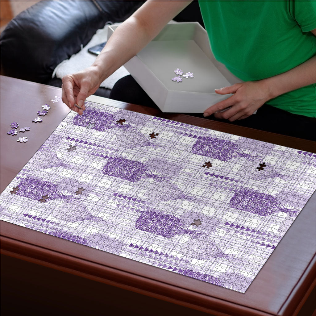 Aloha Hawaii Vintage Kahili Pa'a Lima Puzzle Palaka Print Pastel Lavender