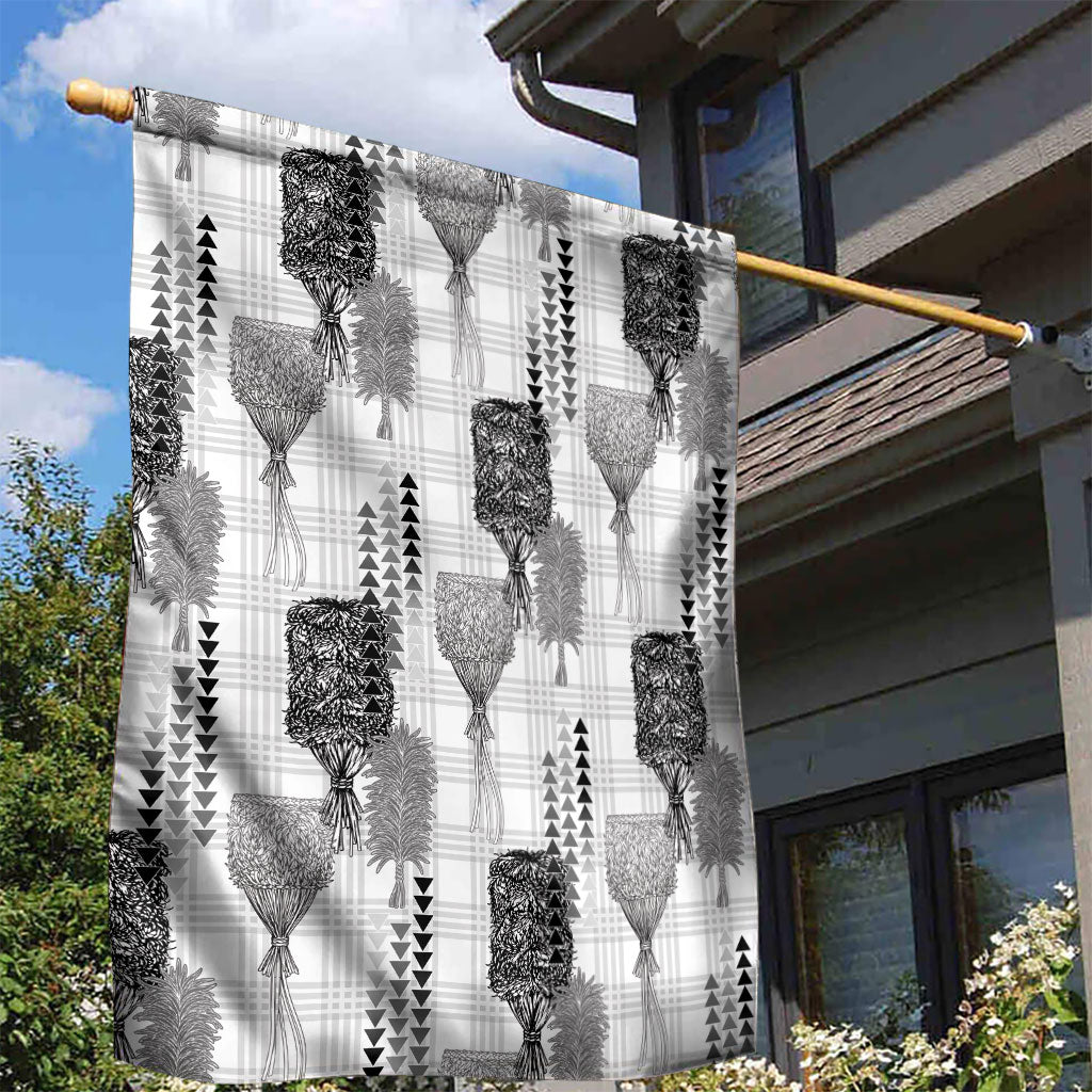 Aloha Hawaii Vintage Kahili Pa'a Lima Garden Flag Palaka Print Hinahina