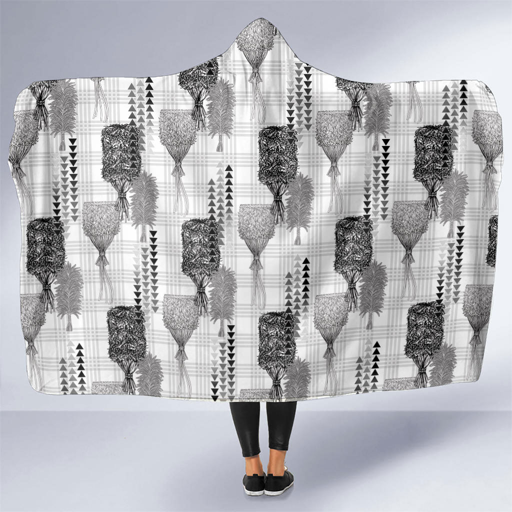 Aloha Hawaii Vintage Kahili Pa'a Lima Hooded Blanket Palaka Print Hinahina