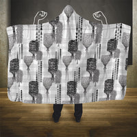 Aloha Hawaii Vintage Kahili Pa'a Lima Hooded Blanket Palaka Print Hinahina