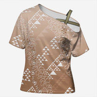 Hawaii Beige Kapa Cross Shoulder Shirt Vintage 'Ohe Kāpala Motifs Mix Plumeria Leis