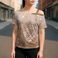 Hawaii Beige Kapa Cross Shoulder Shirt Vintage 'Ohe Kāpala Motifs Mix Plumeria Leis