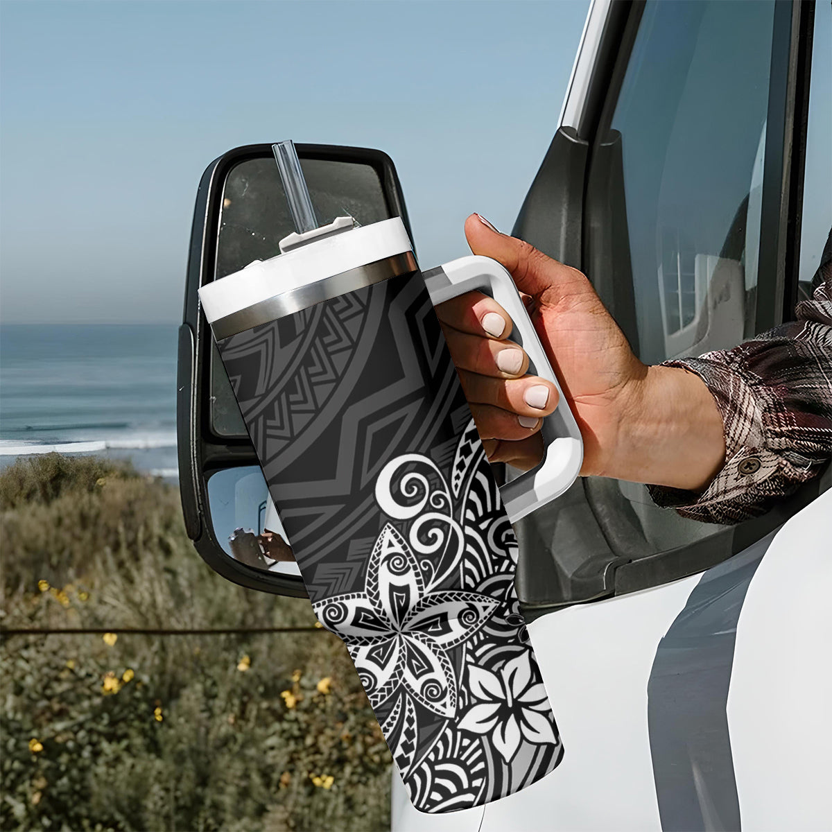 Hawaii Tumbler With Handle Plumeria Black Curves