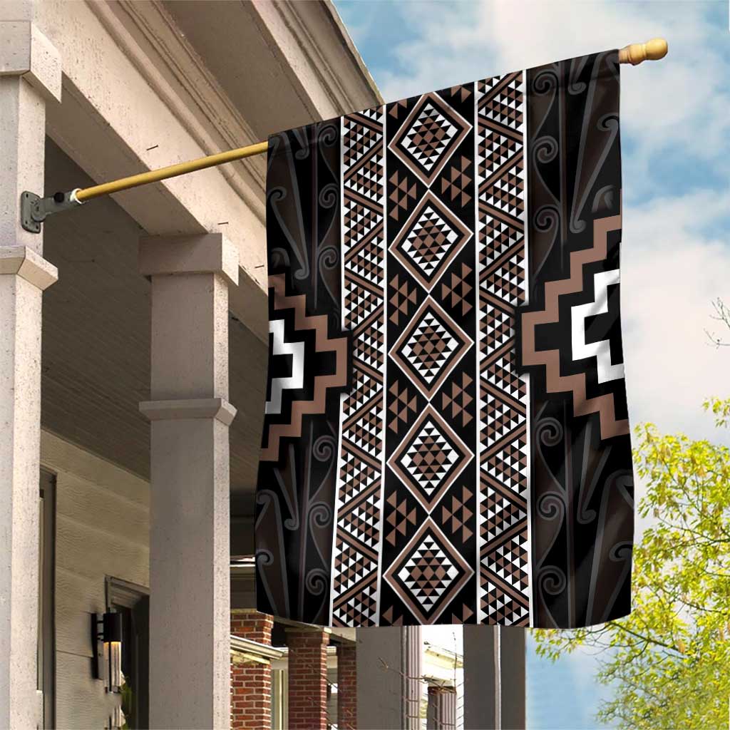 Classic Tukutuku Pattern Aotearoa Garden Flag Niho Taniwha and Puhoro Motifs LT7 House Flag Brown - Polynesian Pride
