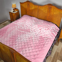 Aotearoa Maori Koru Curves Quilt Silver Ferns - Rose Pink